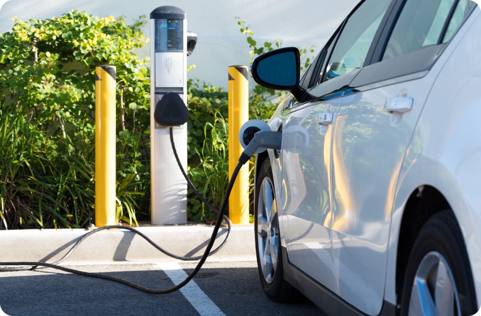 Voiture électrique en charge